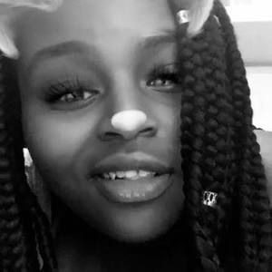 Meet your Posher, Dina